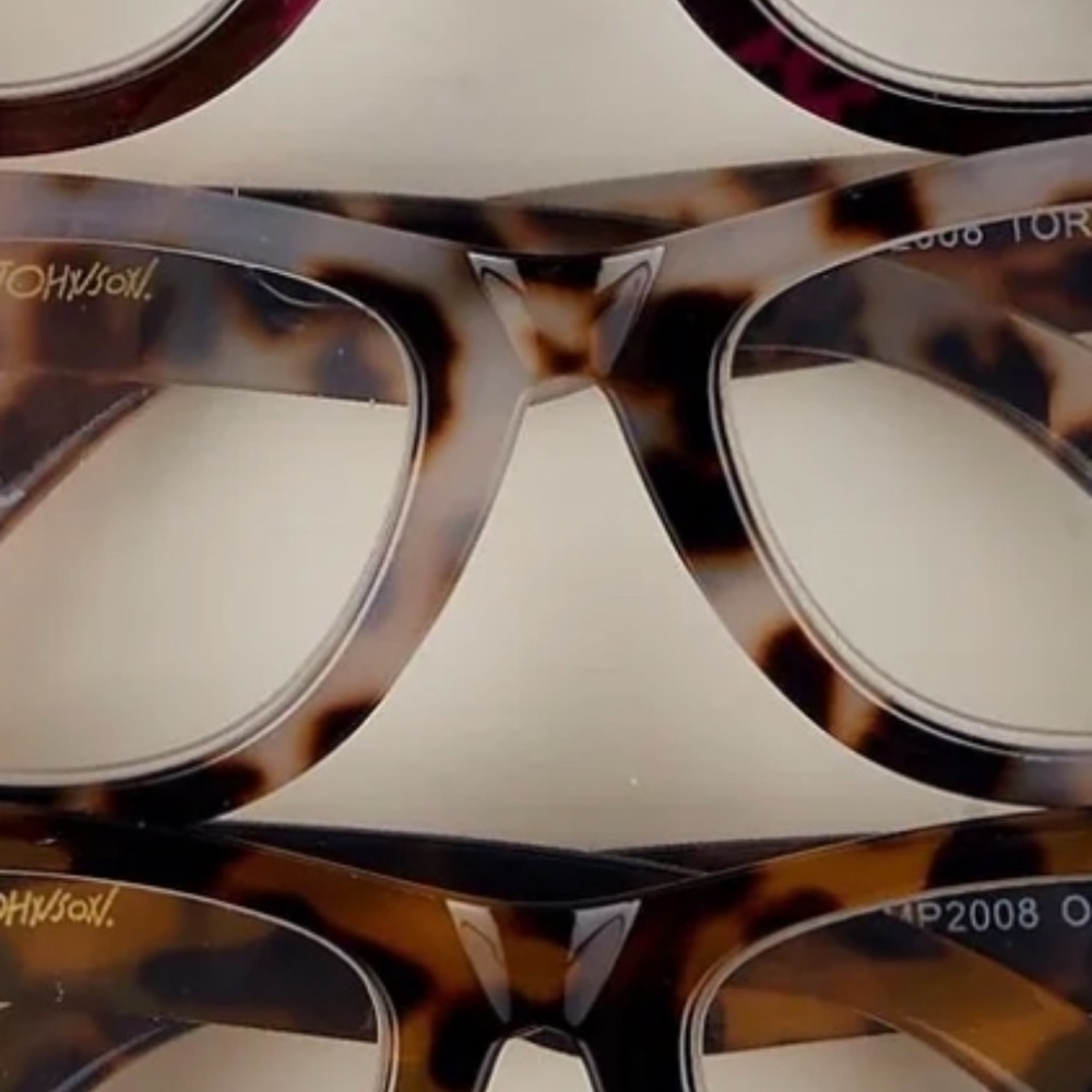 Betsey Johnson thick frame reading glasses three pack new 2.00